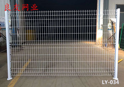 道路隔离网